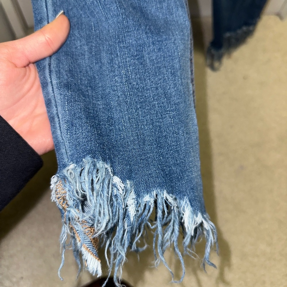 Free People Ripped Jeans Size 26 - Picture 6 of 8